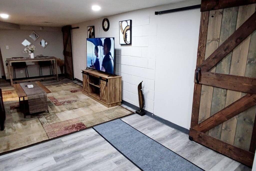 Spacious Suite Close To Downtown Indy/ King Bed Indianápolis Exterior foto