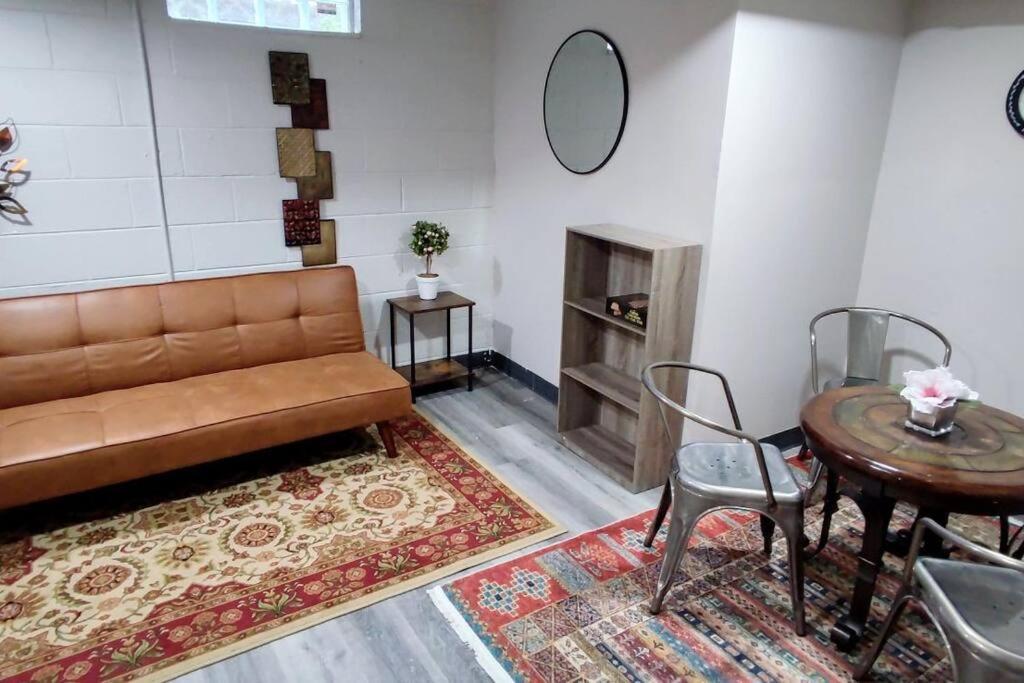 Spacious Suite Close To Downtown Indy/ King Bed Indianápolis Exterior foto